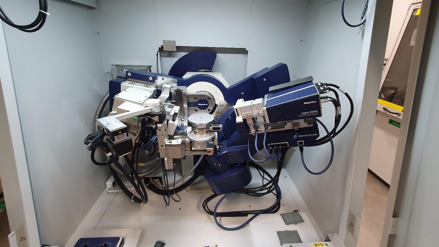  The acquisition of a surface X-ray diffractometer for the SPEC laboratory at CEA 